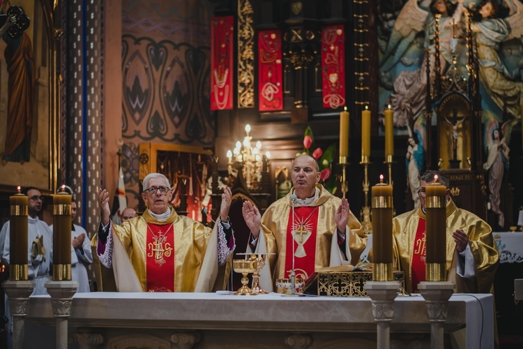 Ogólnopolskie obchody Dnia Ratownictwa Medycznego w sanktuarium Matki Zagłębia i Pani Dąbrowy Górniczej 