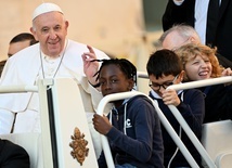 Papież: Nie róbmy z synodu parlamentu, módlmy się i słuchajmy