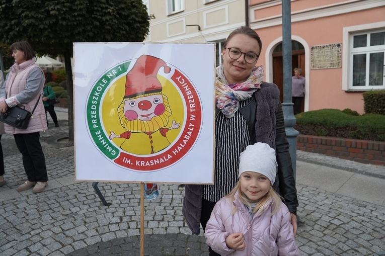 Uroczystości jadwiżańskie 2022. Pielgrzymka trzebniczan i młodzieży duchownej