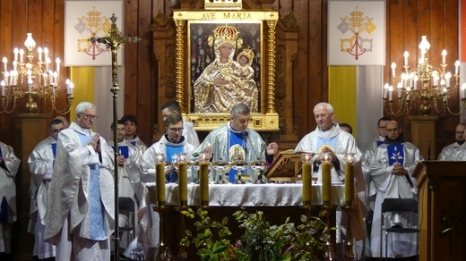 Czuwanie fatimskie w Rychwałdzie z bp. Romanem Pindlem - 13 października 2022 r.