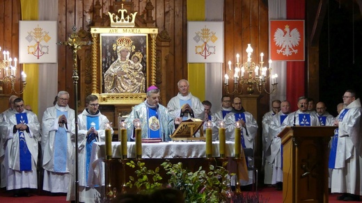 Czuwanie fatimskie w Rychwałdzie z bp. Romanem Pindlem - 13 października 2022 r.