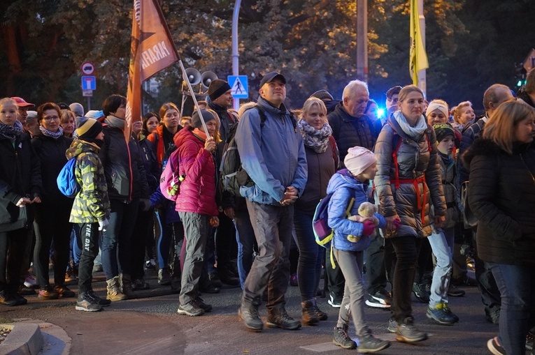 Pielgrzymka trzebnicka 2022 cz. 1 - wyjście