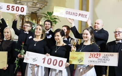 Zdobywcy ubiegłorocznej nagrody grand prix na festiwalu Gaude Cantem: zespół wokalny Luna Plena z Zabrza.
