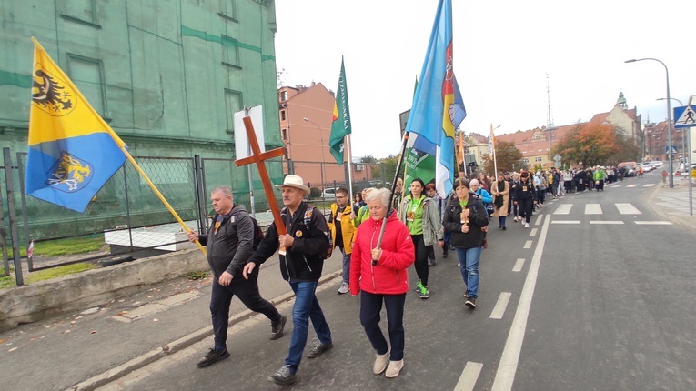 Legnickie Pole. Pieszo do św. Jadwigi Śląskiej