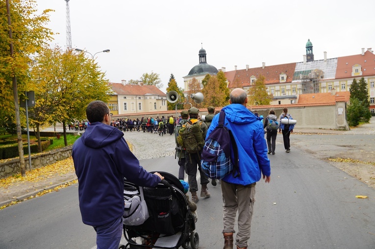 Pielgrzymka trzebnicka 2022 cz. 8 - wejście i Msza św.