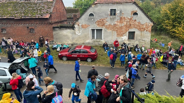 Pielgrzymka trzebnicka z Bagna i Obornik Śląskich