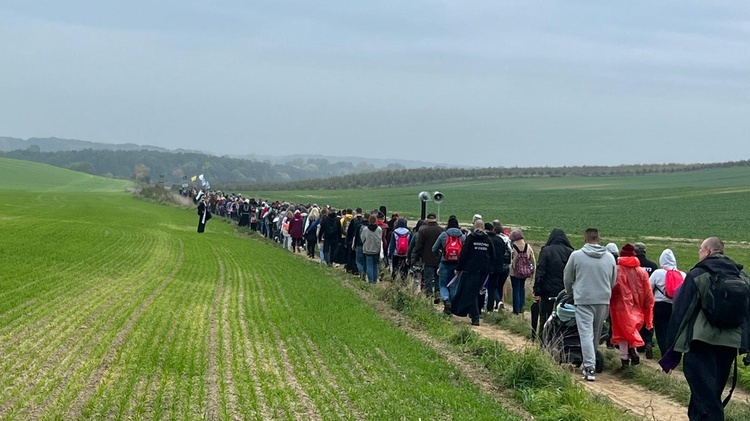 Pielgrzymka trzebnicka z Bagna i Obornik Śląskich