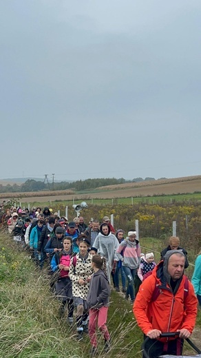 Pielgrzymka trzebnicka z Bagna i Obornik Śląskich