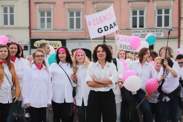 Projekt fotograficzny Magdy Rdest-Nowak "Zobacz więcej" zawładnął całą Polską. Finał miał w Skierniewicach.