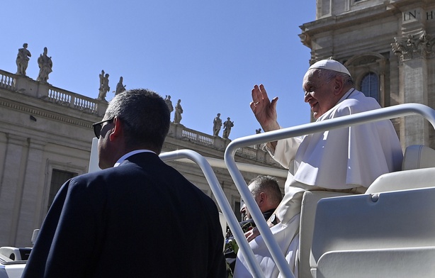 Franciszek: proszę w imię Boże o to, aby położyć kres okrutnemu szaleństwu wojny