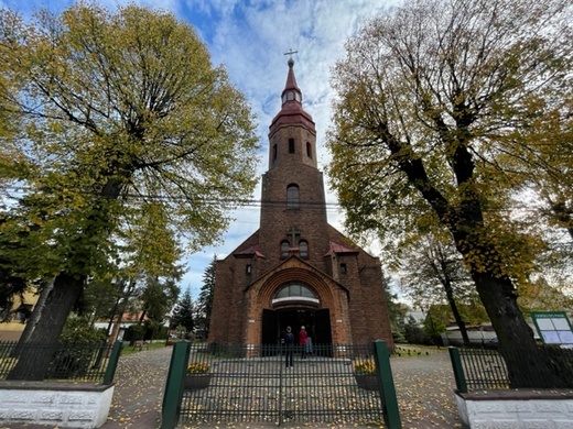 Katowice-Podlesie. Pobłogosławienie kamienia węgielnego 