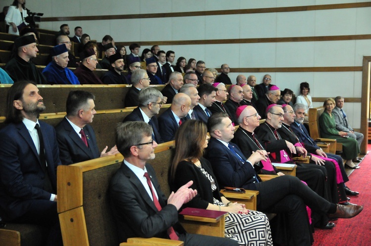 Uniwersytet w służbie prawdzie