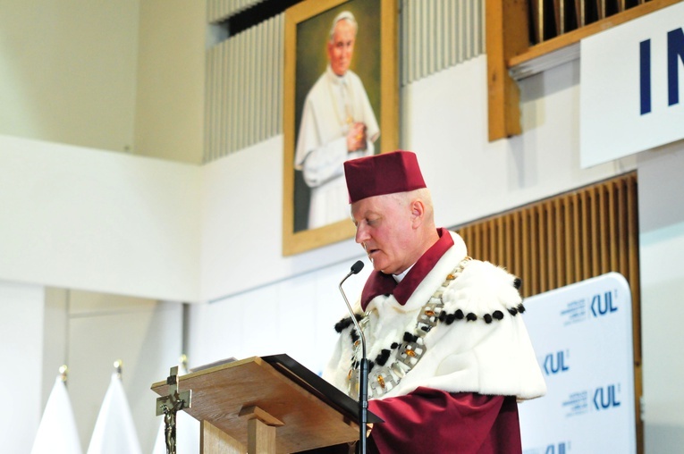 Uniwersytet w służbie prawdzie