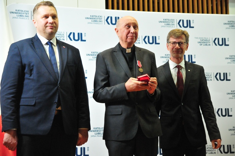 Uniwersytet w służbie prawdzie