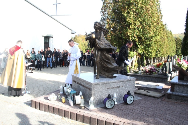 Dębica. Pochówek dzieci utraconych