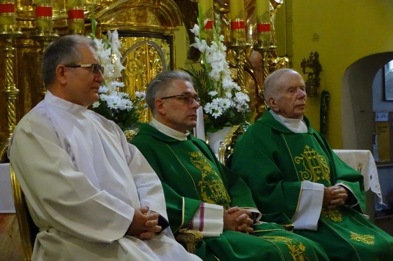 Tablica poświęcona św. Janowi Pawłowi II na wschowskiej farze