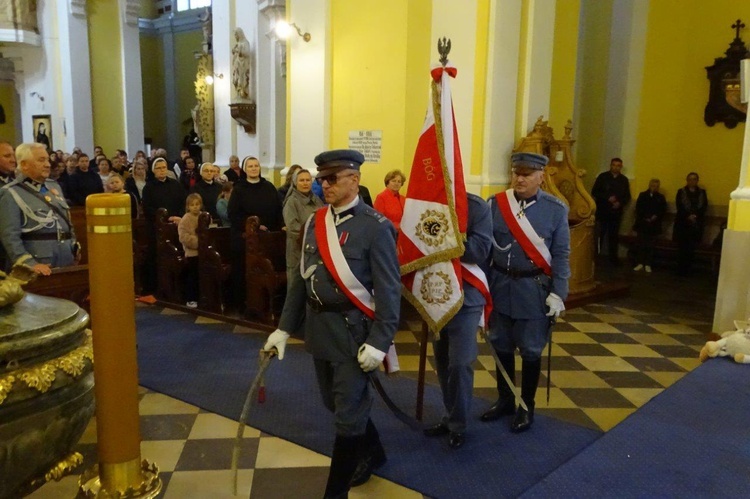 Tablica poświęcona św. Janowi Pawłowi II na wschowskiej farze