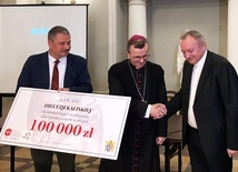 100 tys. zł na pomoc ofiarom handlu ludźmi