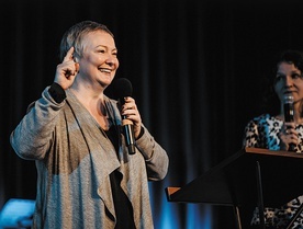 Marianna Gol: Rosjanka żydowskiego pochodzenia. Uczyła się w Akademii Teatralnej w Petersburgu.  Od 25 lat pracuje w Izraelu wśród żydów mesjanistycznych.