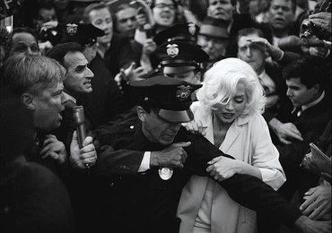 Marilyn Monroe (Ana De Armas) w filmie Dominica staje się ofiarą hollywoodzkiego systemu gwiazd.