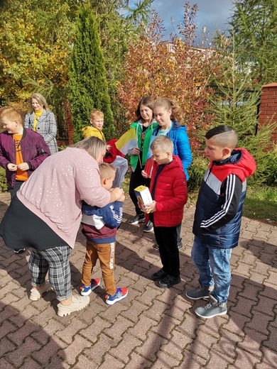 Dzień Papieski w różnych miejscowościach diecezji świdnickiej