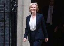 Liz Truss rezygnuje ze stanowiska