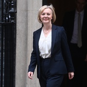 Liz Truss rezygnuje ze stanowiska