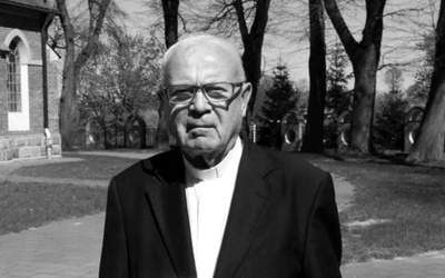 Ks. Grzegorz Pawłowski żył 90 lat. 