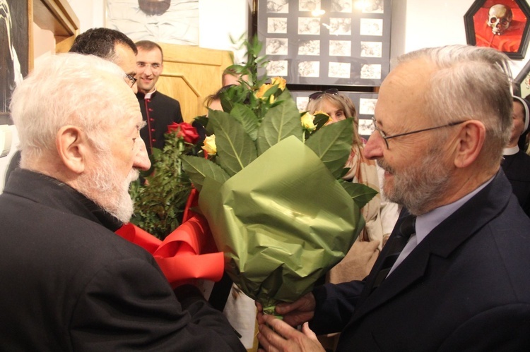 Tarnów. Wernisaż prac prof. Macieja Bieniasza w Muzeum Diecezjalnym