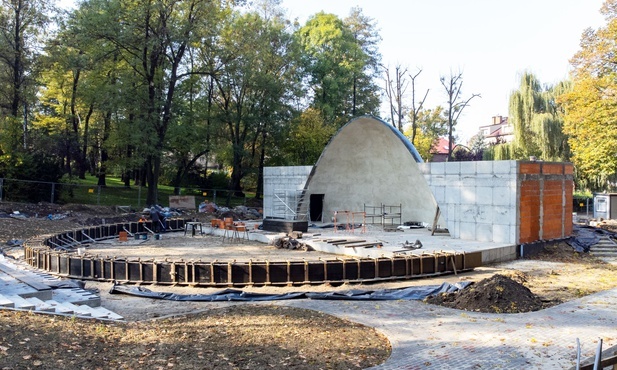 Rybnik. Park Czempiela w Niedobczycach w remoncie. W listopadzie otwarcie