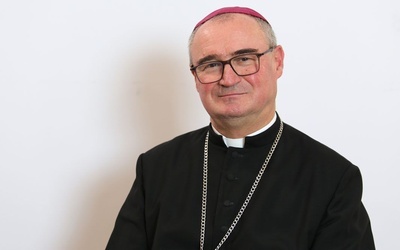 Nowy pasterz Kościoła płockiego na 61 lat, pochodzi z Rokietnicy w archidiecezji poznańskiej.