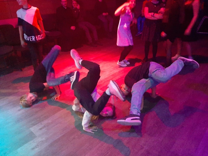Pieszyce. Bal świętych, a po nim chrystoteka