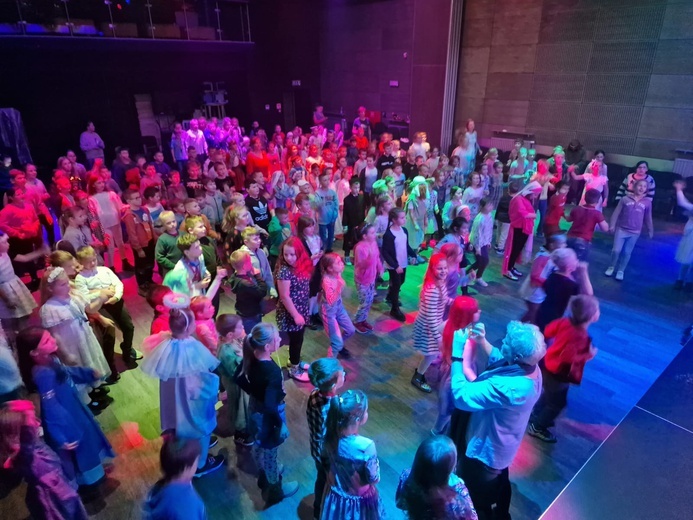 Pieszyce. Bal świętych, a po nim chrystoteka