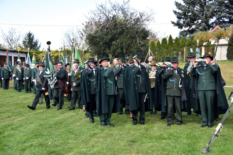 Myśliwi i leśnicy uczcili św. Huberta