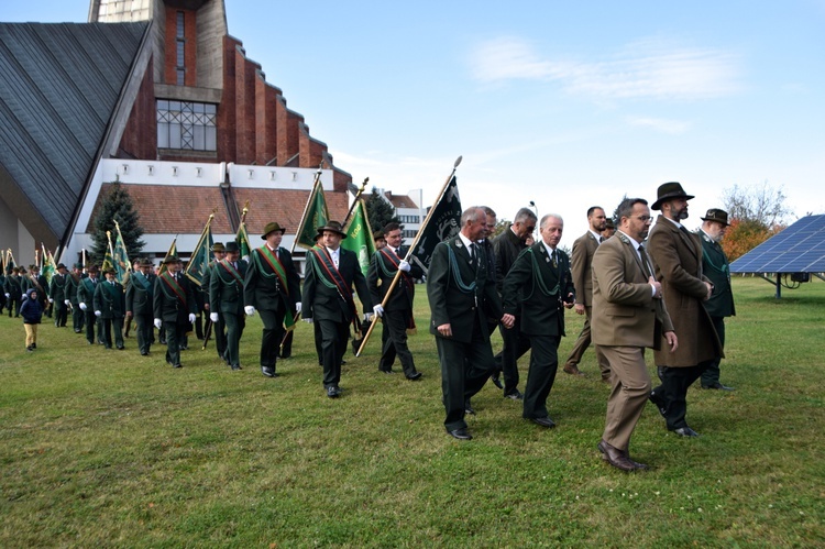 Myśliwi i leśnicy uczcili św. Huberta