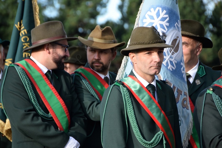 Myśliwi i leśnicy uczcili św. Huberta