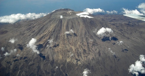 Po ponad dobie walk z pożarem na Kilimandżaro żywioł pod kontrolą