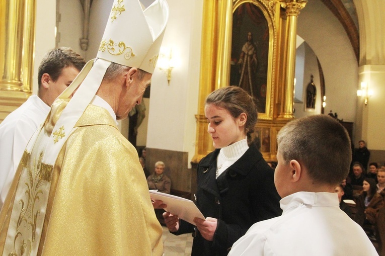 Tarnów. Stypendyści Fundacji im. Arcybiskupa Jerzego Ablewicza