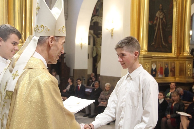 Tarnów. Stypendyści Fundacji im. Arcybiskupa Jerzego Ablewicza