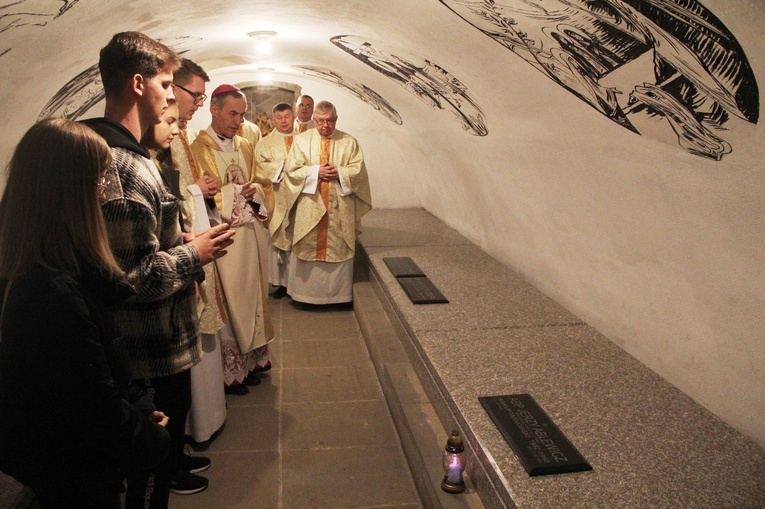 Tarnów. Stypendyści Fundacji im. Arcybiskupa Jerzego Ablewicza