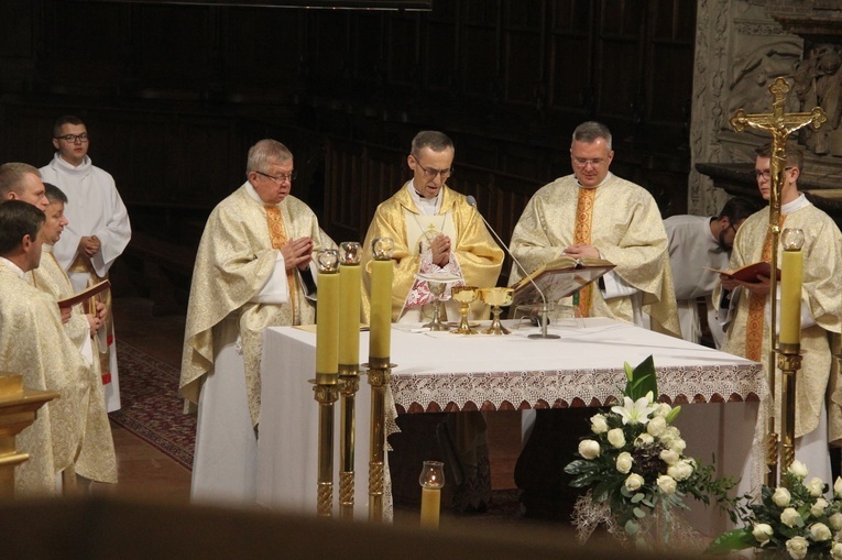 Tarnów. Stypendyści Fundacji im. Arcybiskupa Jerzego Ablewicza