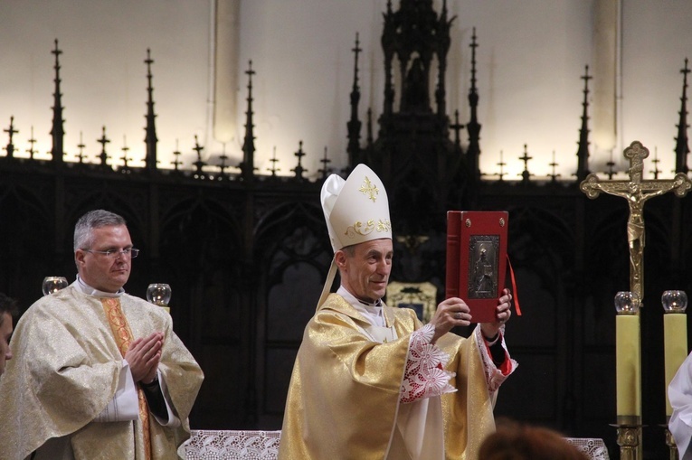 Tarnów. Stypendyści Fundacji im. Arcybiskupa Jerzego Ablewicza