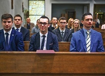 	Klerycy, którzy wchodzą na drogę formacji seminaryjnej.