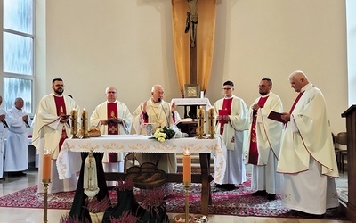 	Eucharystii przewodniczył bp Andrzej F. Dziuba.