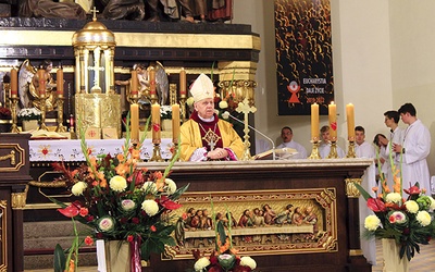 ▲	Modlitwie przewodniczył biskup gliwicki. 