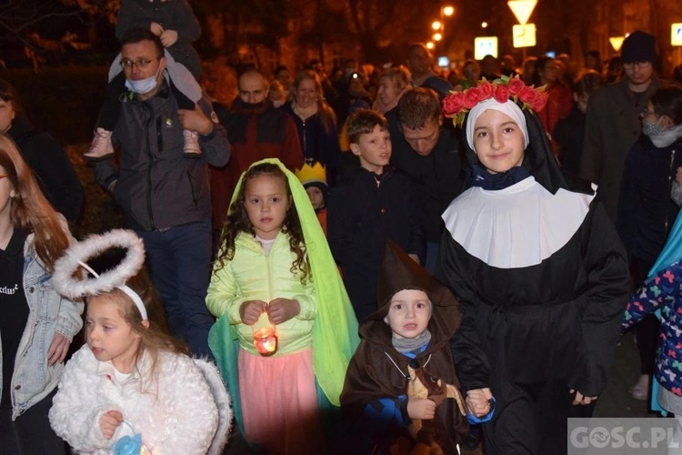 Zaproszenie na bale i marsze świętych