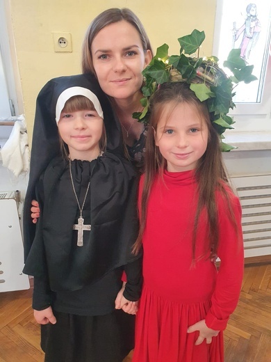Święci balują w niebie