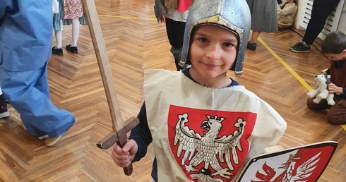 Święci balują w niebie