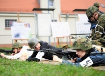 W 17 jednostkach wojskowych na terenie Polski można nauczyć się podstawowych umiejętności wojskowych. Na zdjęciu: szkolenie „Trenuj z wojskiem” na terenie Centrum Szkolenia Wojsk Lądowych w Poznaniu.