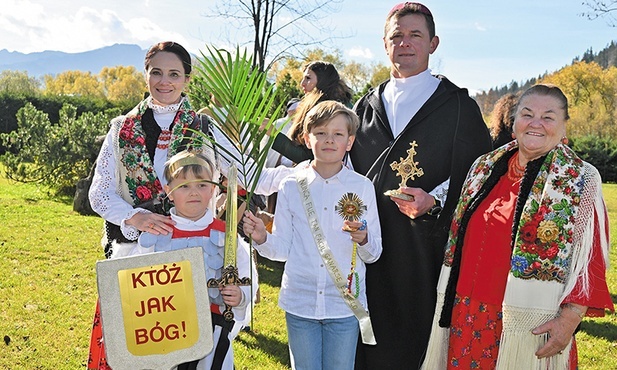 W wielu góralskich rodzinach wszyscy członkowie byli zaangażowani  w korowód.